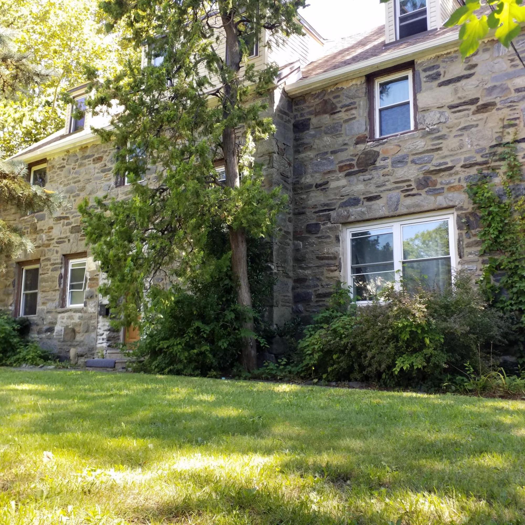 Guest house Fairmount House At The Mann Free Street Parking Quiet Spacious