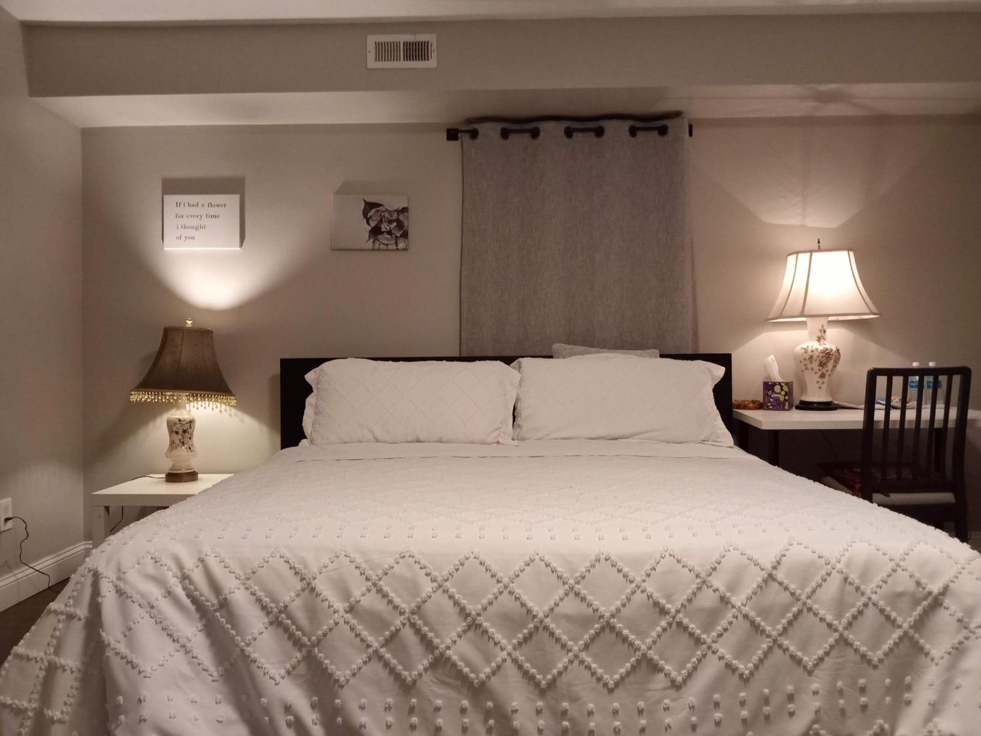 Fairmount House At The Mann Free Street Parking Quiet Spacious Guest house