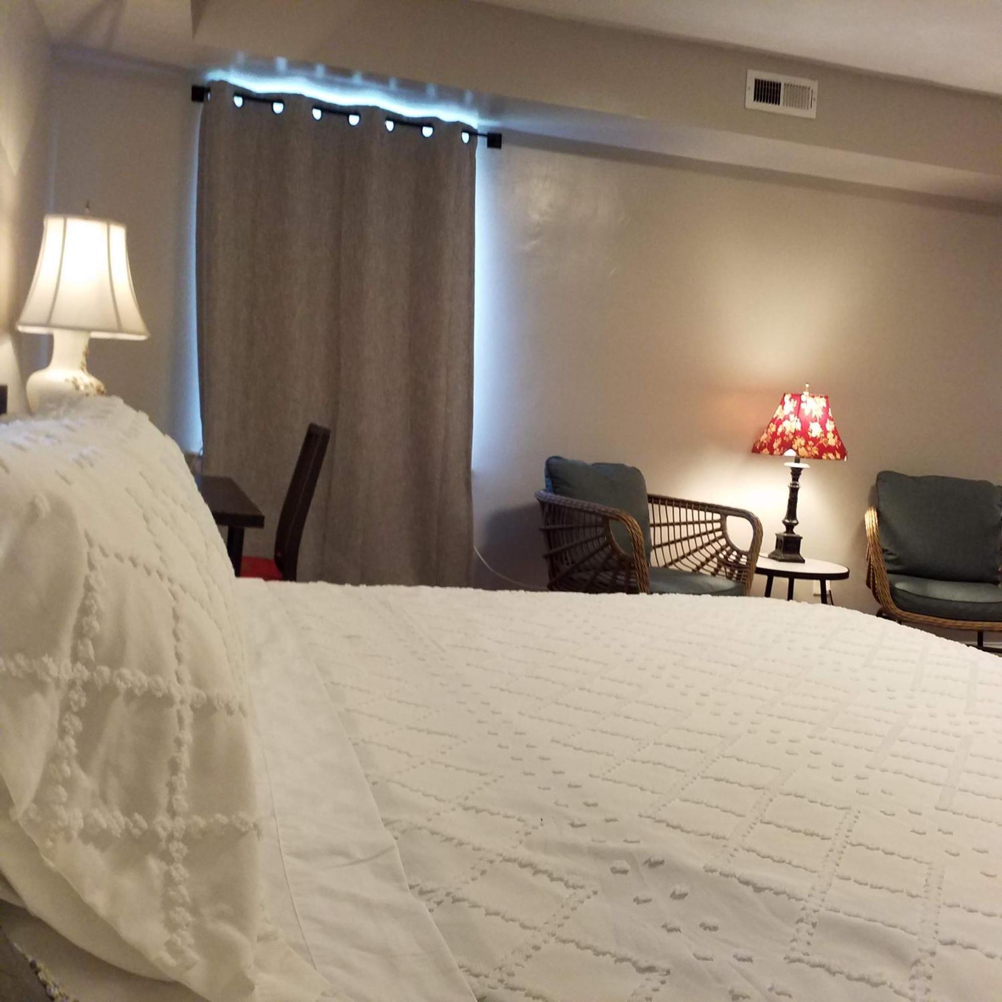 Fairmount House At The Mann Free Street Parking Quiet Spacious Guest house